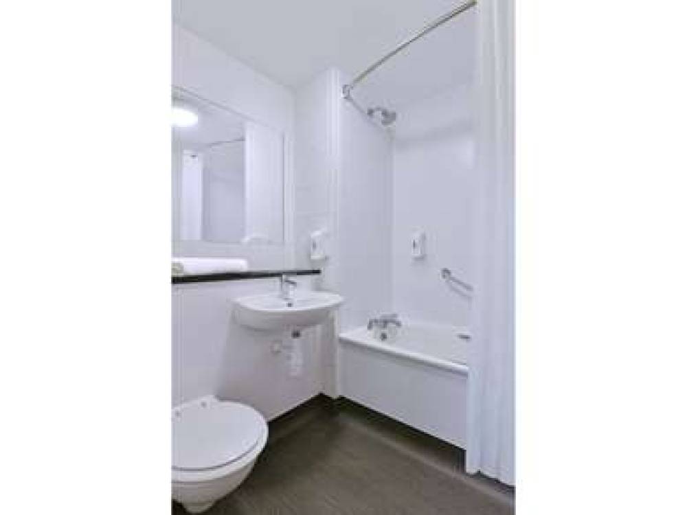 TRAVELODGE CATERHAM WHYTELEAFE 5