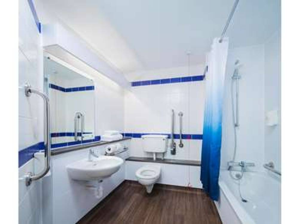 Travelodge Cheshunt 8