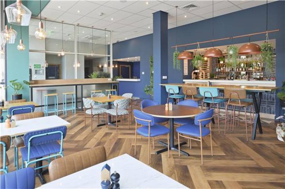 TRAVELODGE HATFIELD CENTRAL 6