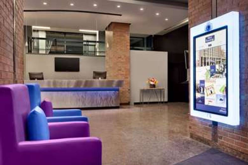 Travelodge Hotel By Wyndham Montreal Centre 6
