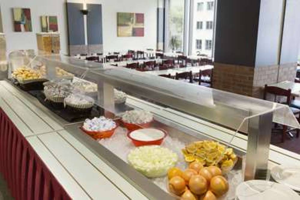 Travelodge Hotel By Wyndham Montreal Centre 7