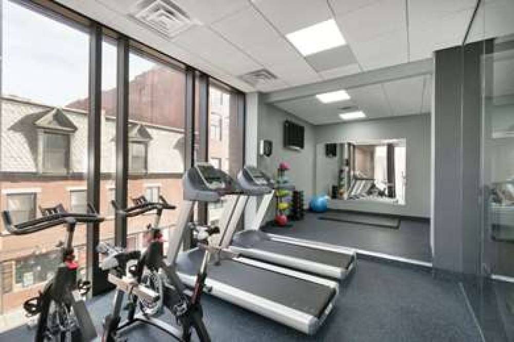 Travelodge Hotel By Wyndham Montreal Centre 10
