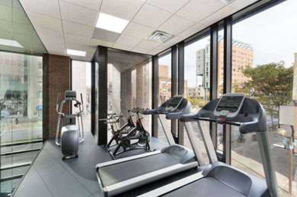 Travelodge Hotel By Wyndham Montreal Centre 9
