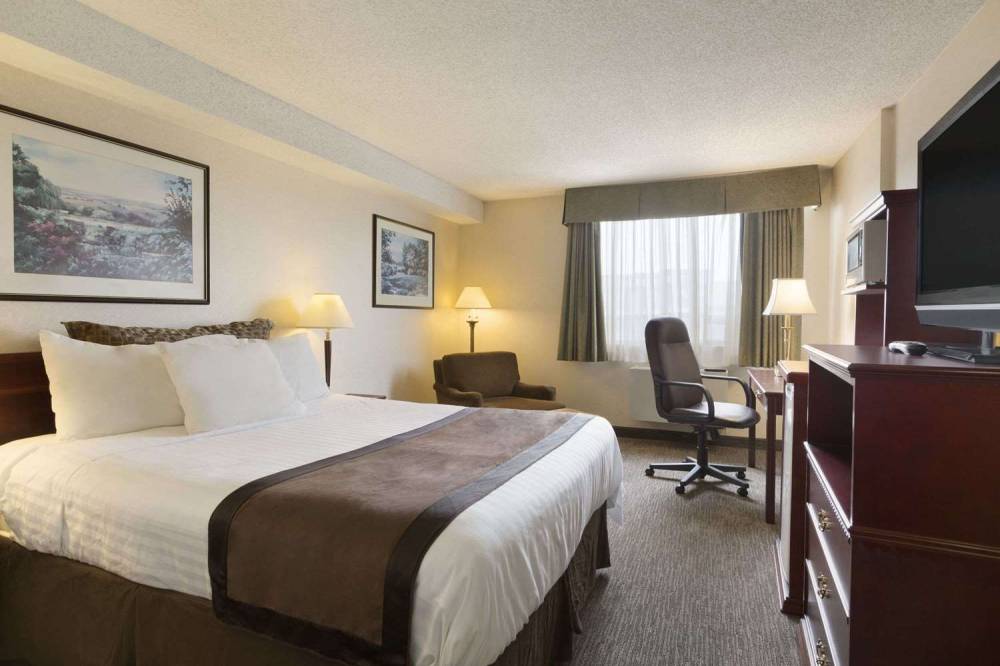 Travelodge Hotel By Wyndham Vancouver Airport 2