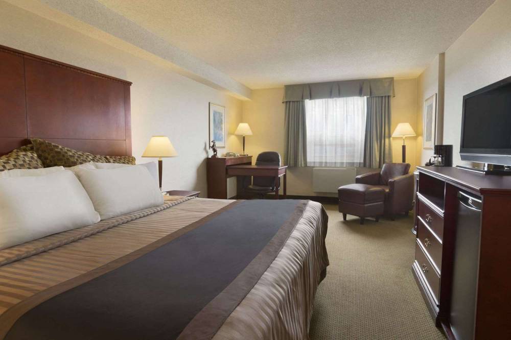 Travelodge Hotel By Wyndham Vancouver Airport 9