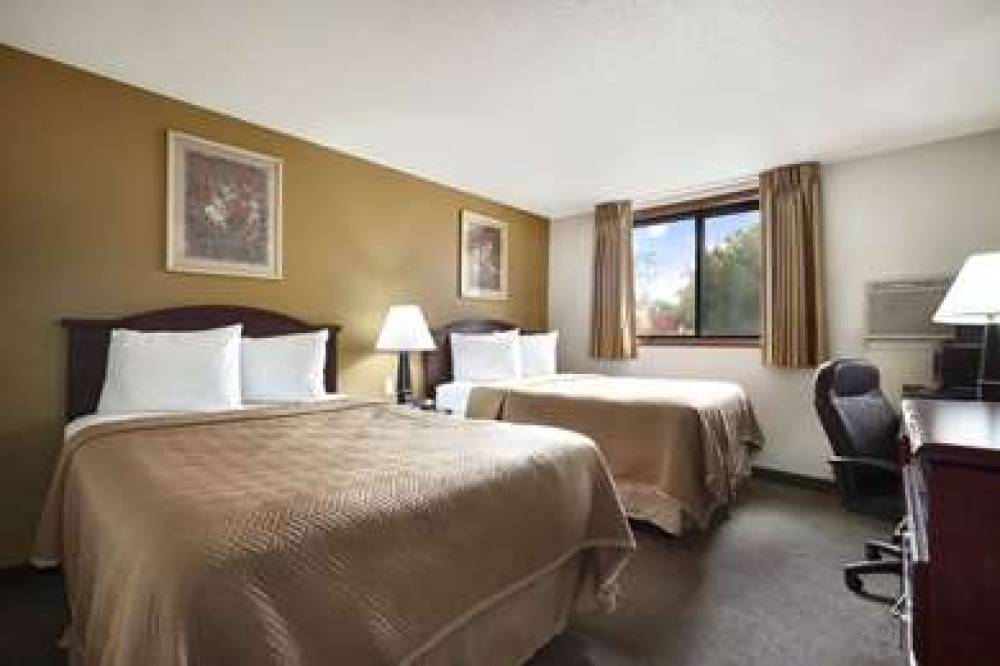 TRAVELODGE LA PORTE MICHIGAN 5