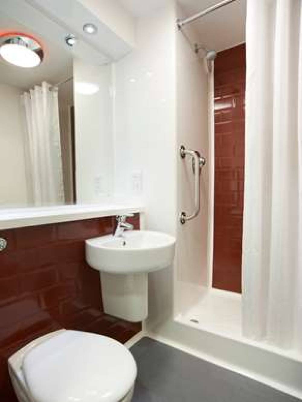 TRAVELODGE LONDON CLAPHAM JUNCTION 5