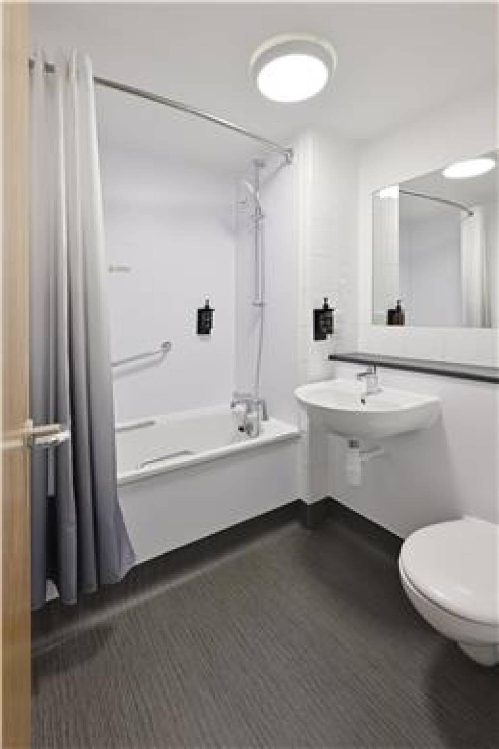 TRAVELODGE LONDON ROMFORD 6