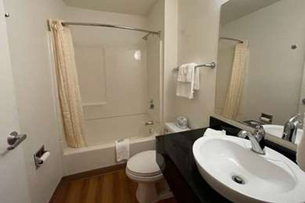 TRAVELODGE MADISON HEIGHTS 6