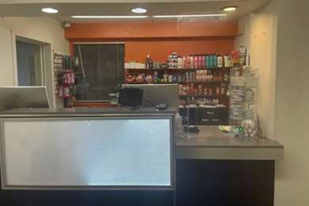 TRAVELODGE MADISON HEIGHTS 2