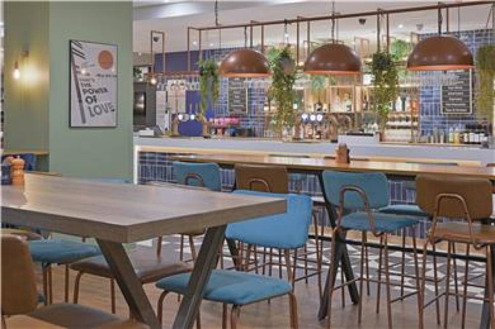 TRAVELODGE PLUS GATWICK AIRPORT 5