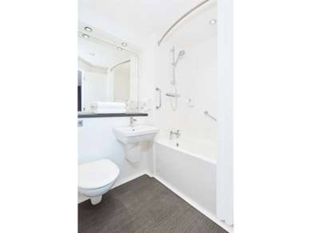 TRAVELODGE PLUS LONDON MANOR HOUSE 4