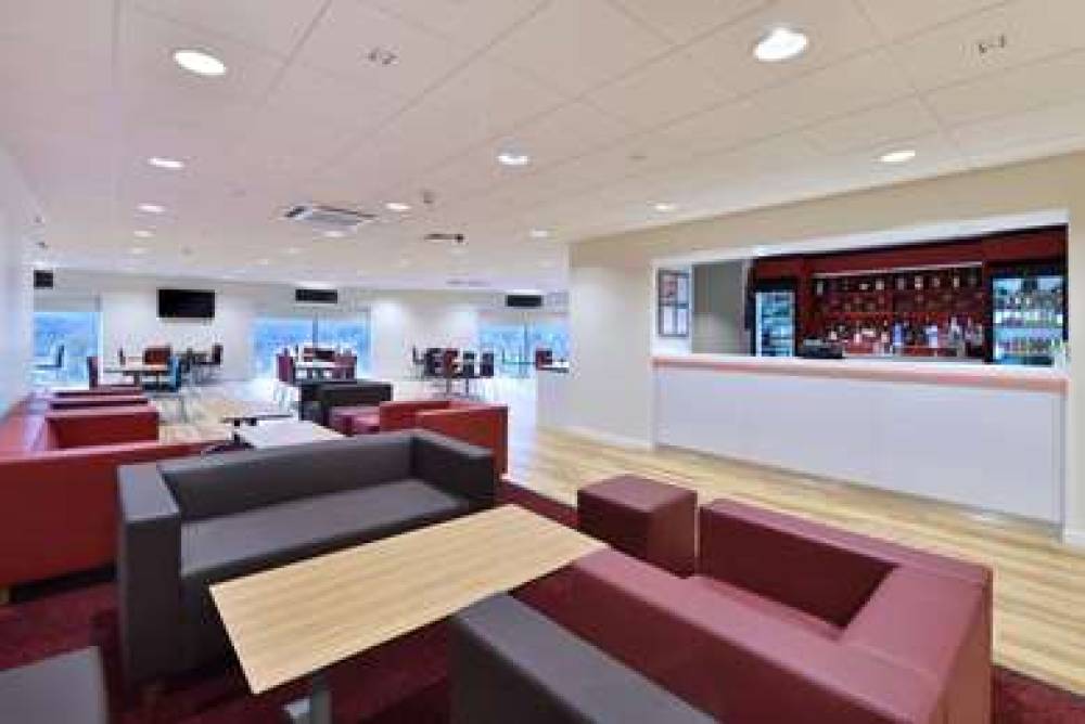 TRAVELODGE REDHILL TOWN CENTRE 8