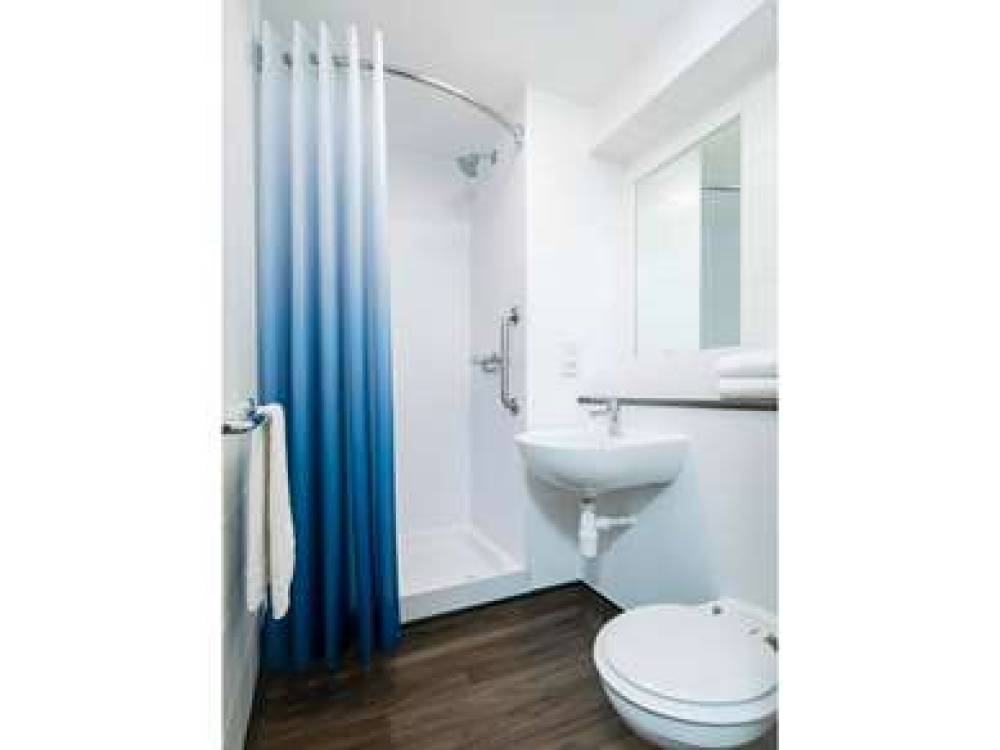 TRAVELODGE STAINES 3