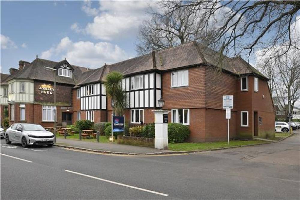 TRAVELODGE WALTON-ON-THAMES 2