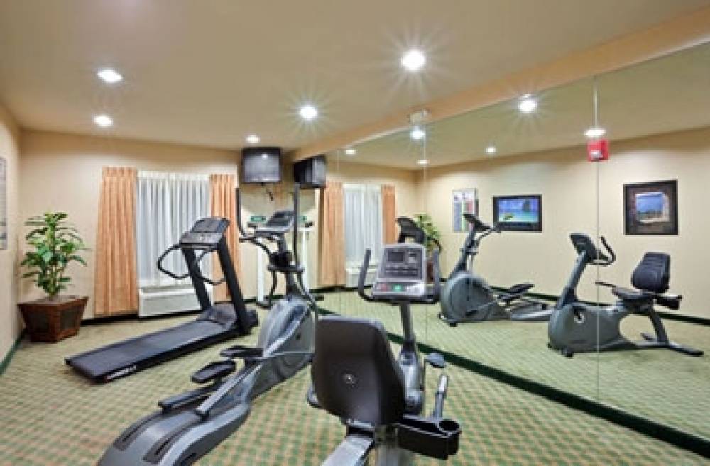 TRIPLE PLAY RESORT HOTEL AND SUITES 6