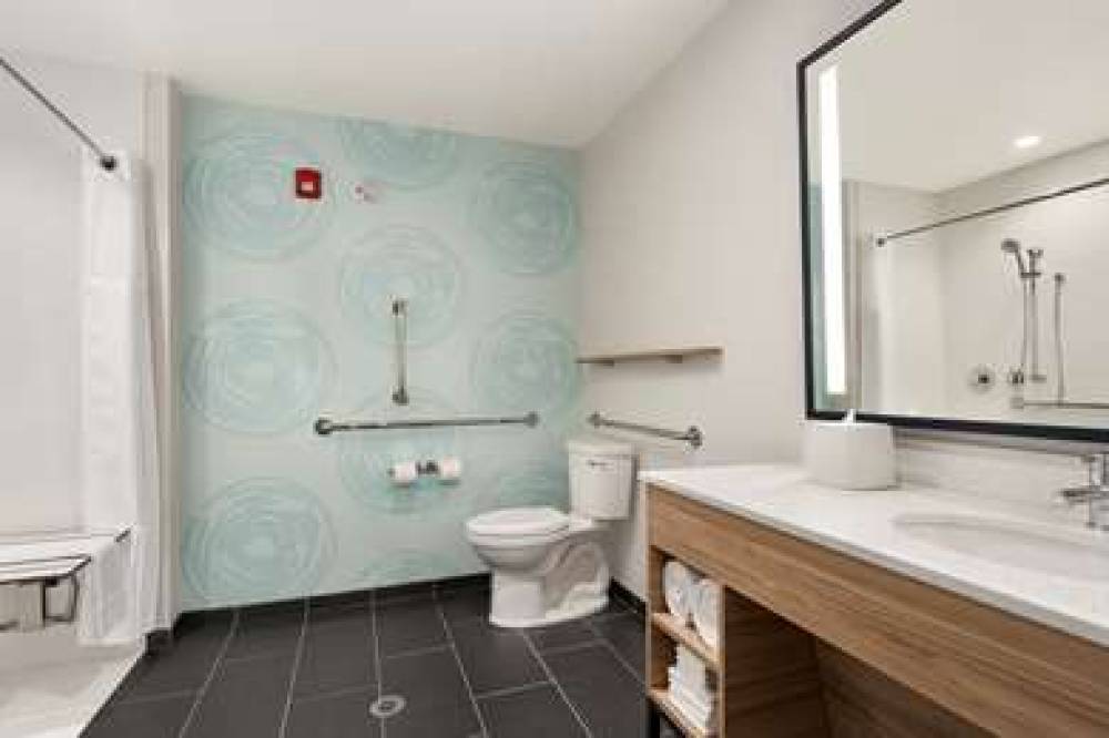 TRU BY HILTON ALBANY AIRPORT 6