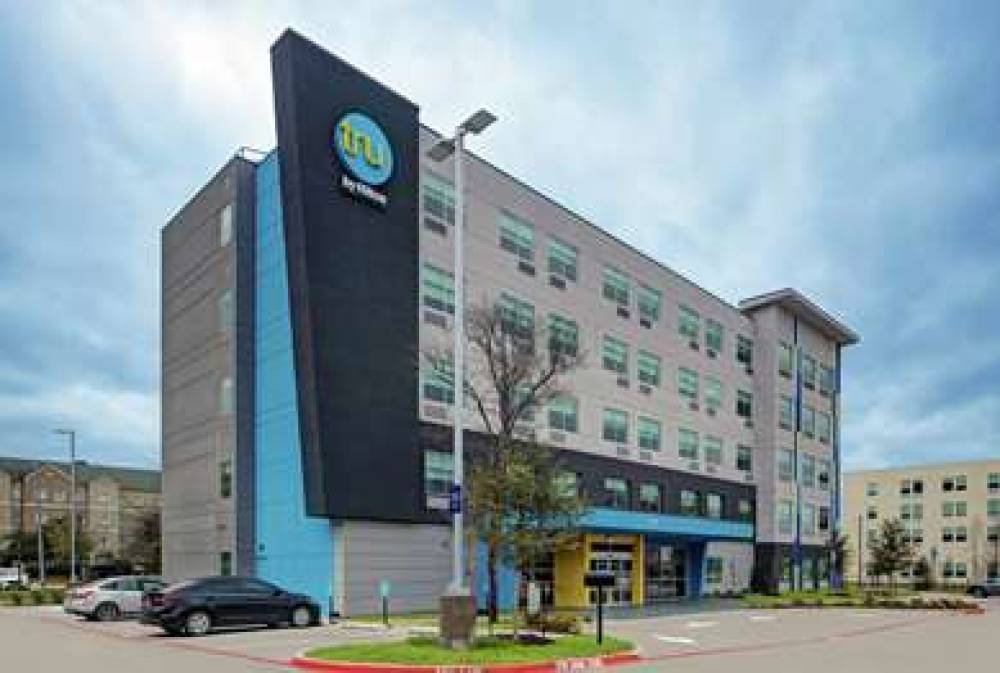 TRU BY HILTON AUSTIN AIRPORT 4
