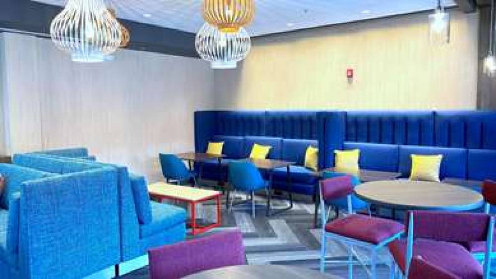 TRU BY HILTON BALTIMORE HARBOR EAST 9
