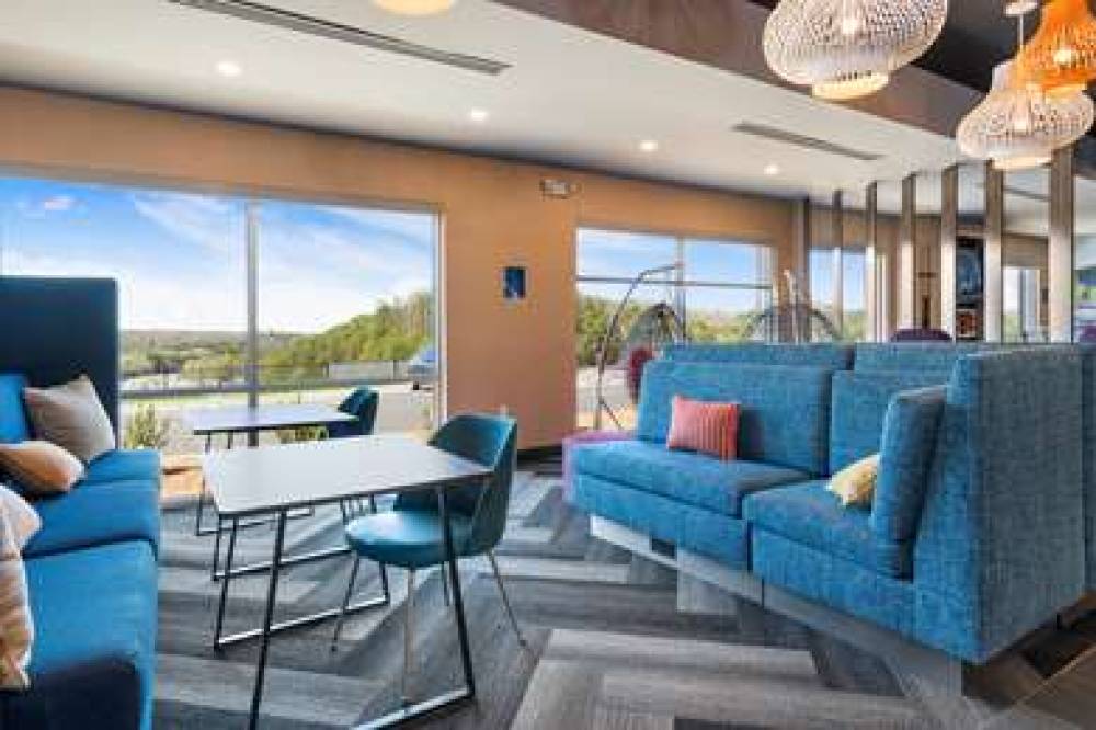 TRU BY HILTON CARTERSVILLE 5