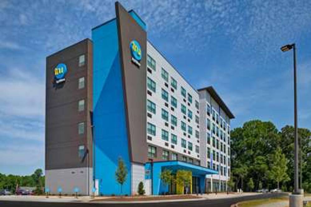 TRU BY HILTON MOORESVILLE 1