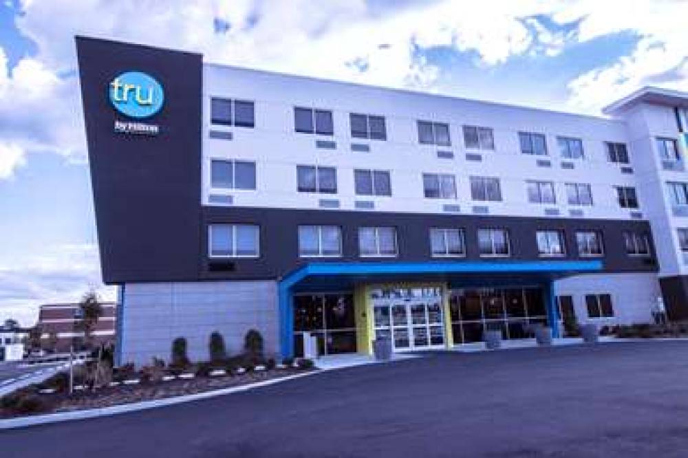 TRU BY HILTON NORFOLK AIRPORT 1