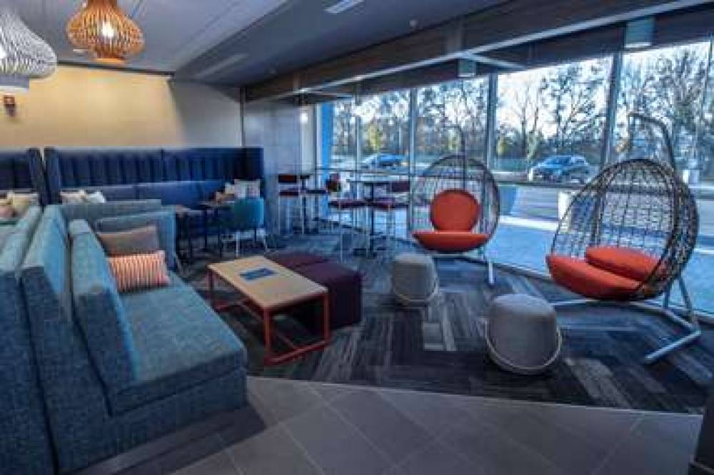 TRU BY HILTON NORFOLK AIRPORT 6