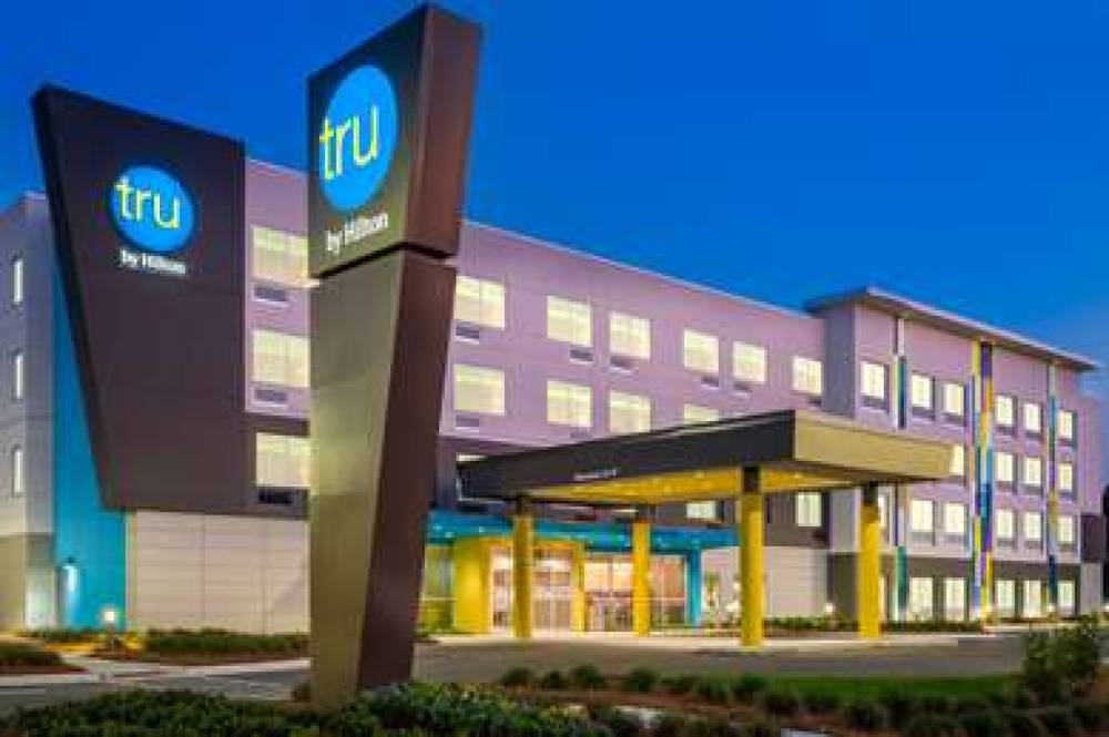 TRU BY HILTON SAVANNAH AIRPORT 1