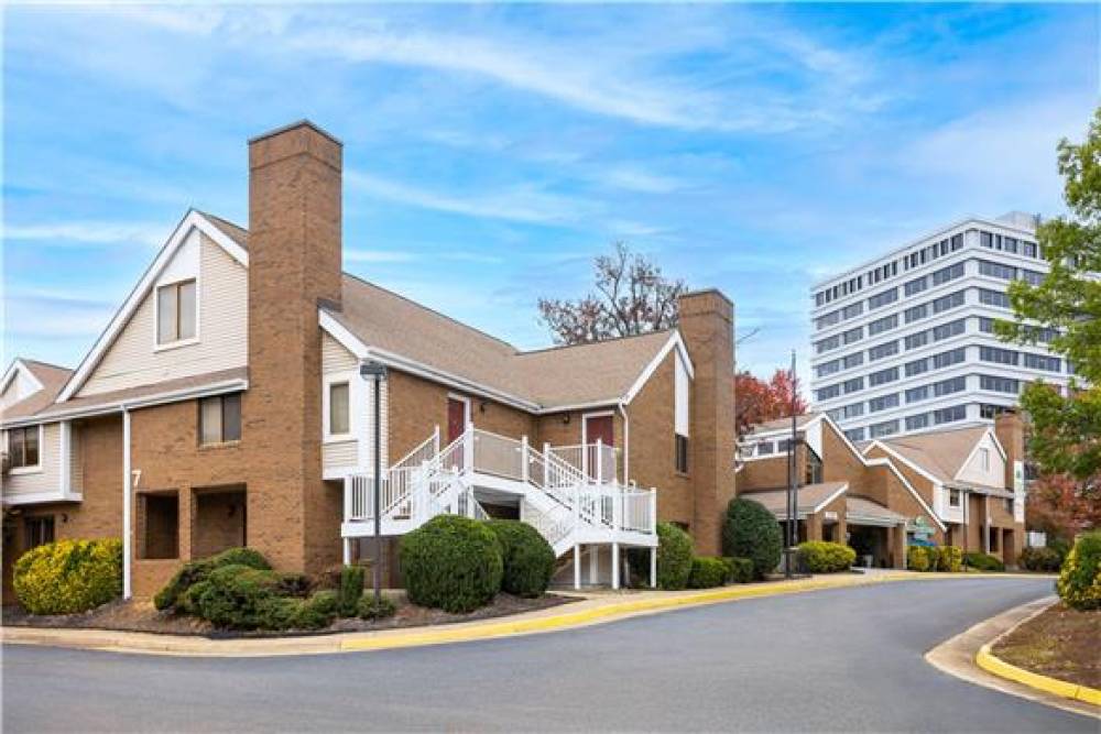 TYSONS CORNER SUITES, A BAYMONT BY 6