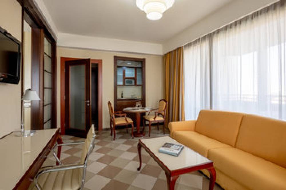 UNA HOTELS Expo Fiera Milano 5