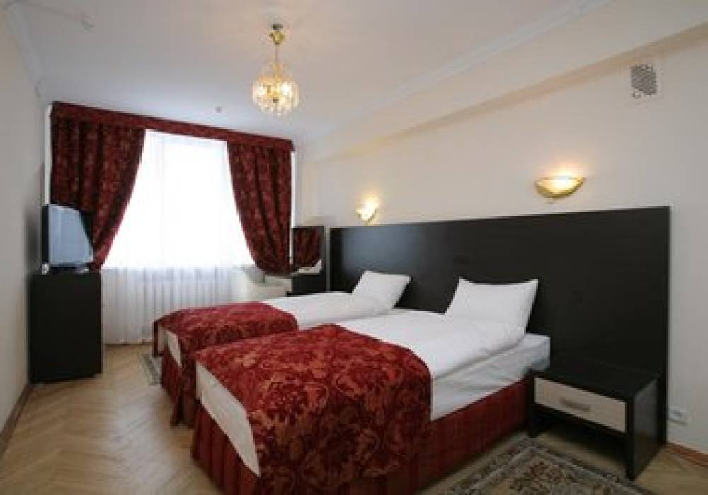 UNIVERSITETSKAYA HOTEL 5