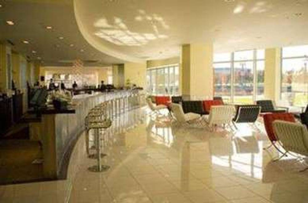 UNIVERSITY PLAZA WATERFRONT HOTEL 5