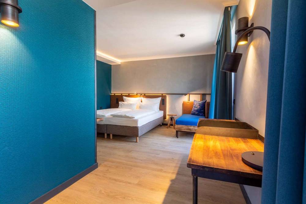 UNSOELDS FACTORY HOTEL 7