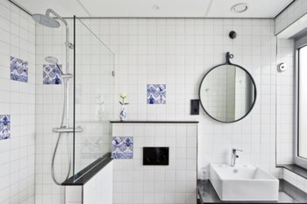 URBAN LODGE HOTEL 2