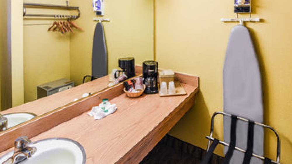 Vagabond Inn - Costa Mesa 7