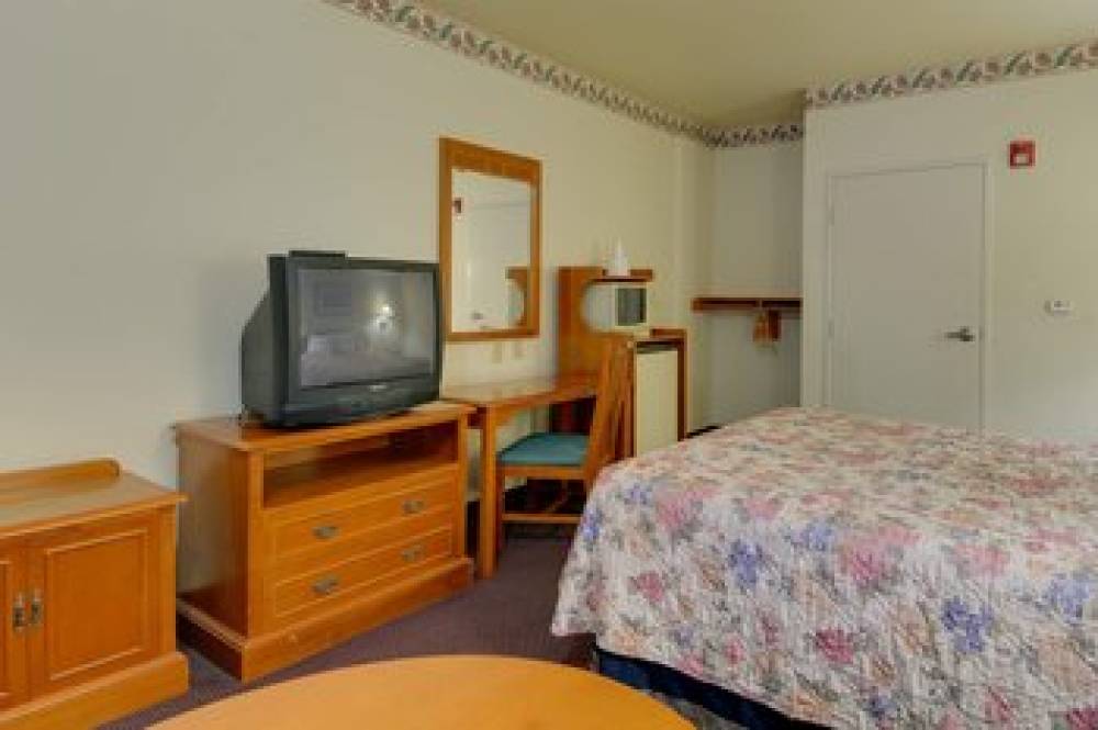 Vagabond Inn - Hacienda Height 8