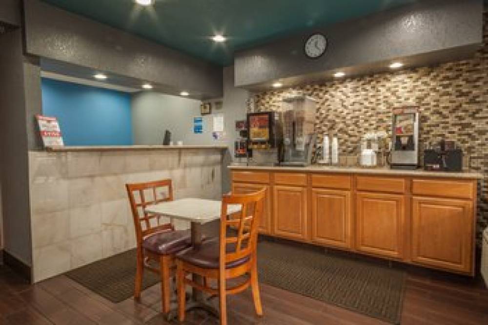 Vagabond Inn - Hemet 9