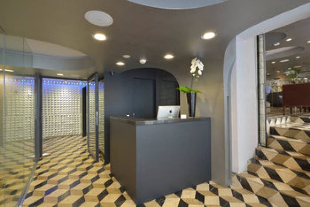 VANDER URBANI RESORT 3