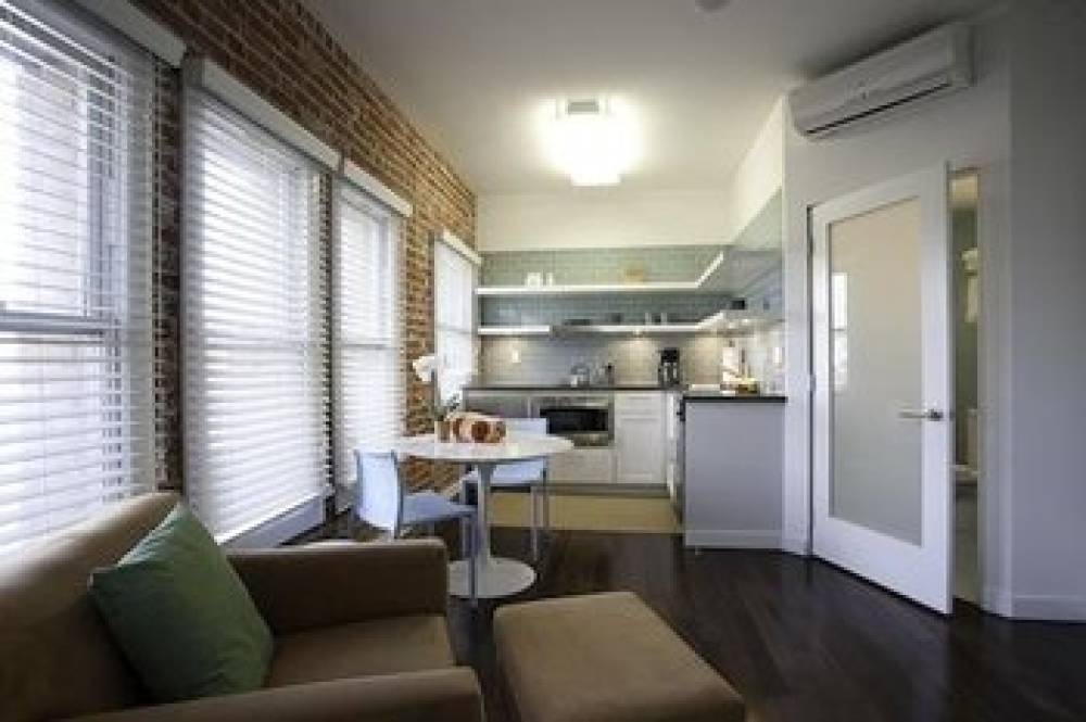 VENICE BREEZE SUITES 4