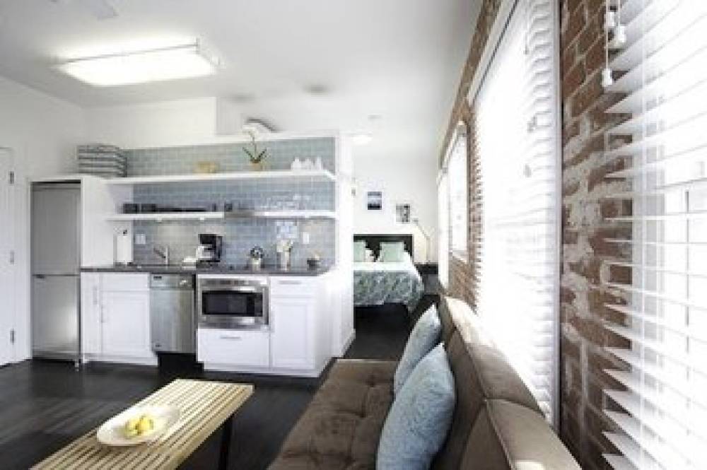 VENICE BREEZE SUITES 5