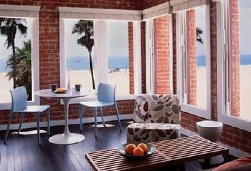VENICE BREEZE SUITES 3