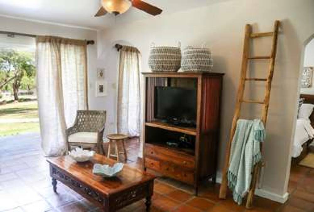 Villa Montana Beach Resort 3