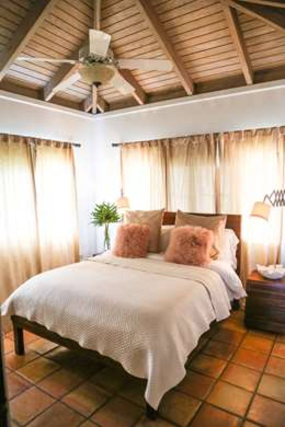 Villa Montana Beach Resort 2