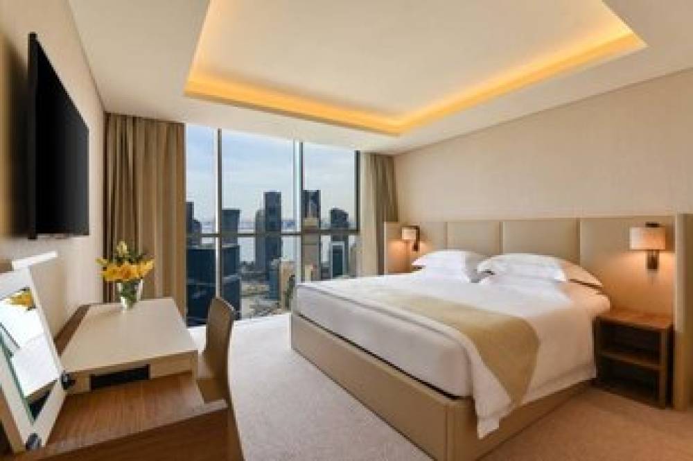 VOCO WEST BAY SUITES 10
