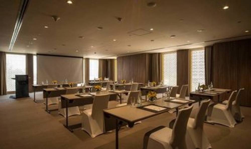 VOCO WEST BAY SUITES 4