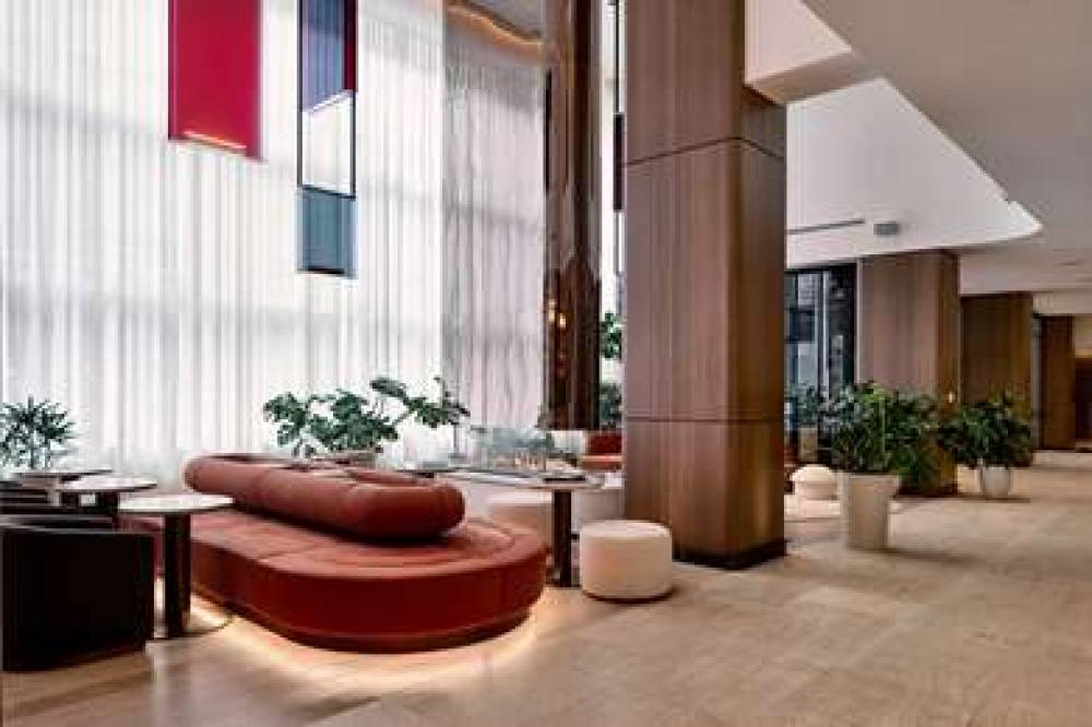 VOGUE HOTEL MONTREAL DOWNTOWN CURIO 5