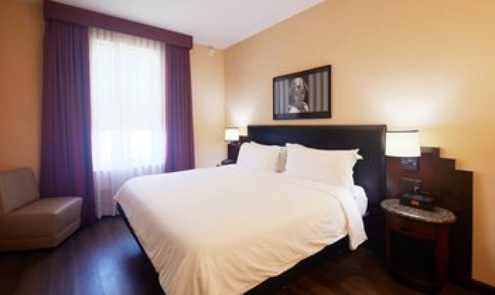 WASHINGTON SQUARE HOTEL 4