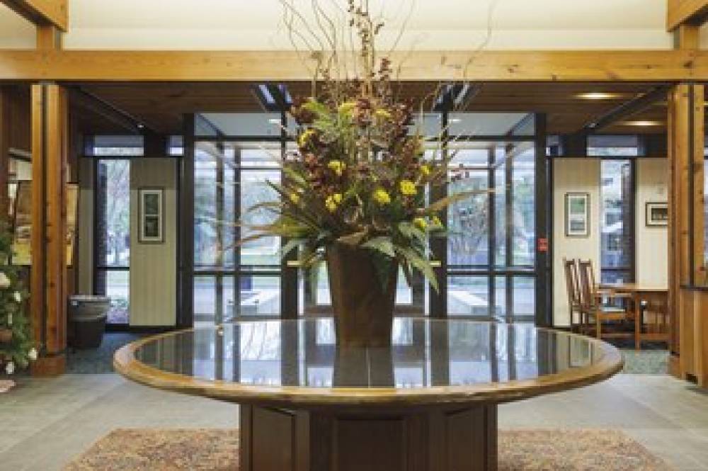 Williamsburg Woodlands Hotel And Suites 4