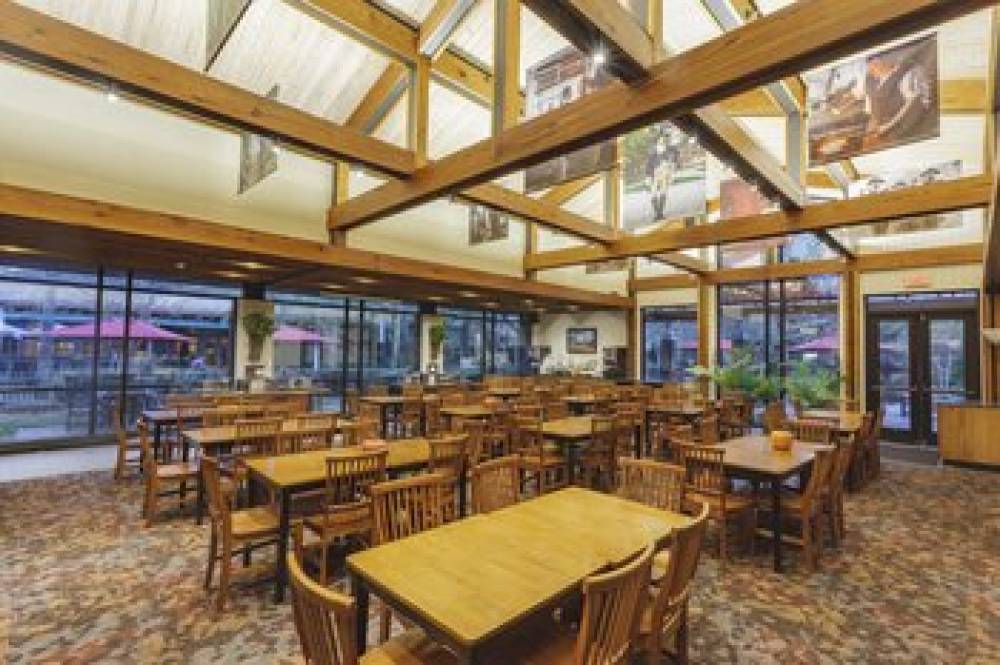 Williamsburg Woodlands Hotel And Suites 10