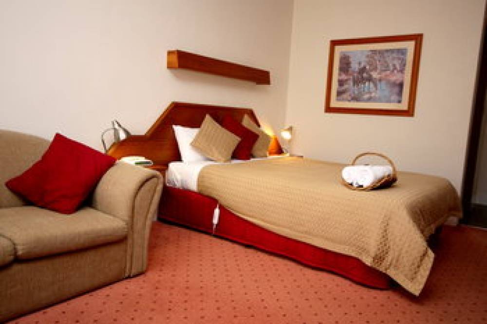 WINE VILLAGE MOTOR INN 5